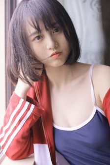校花在桌子下吞吐巨龙